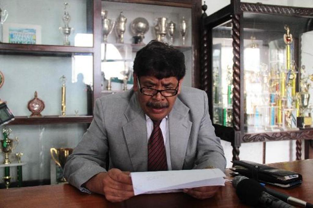 El alcalde de Antigua Guatemala, Adolfo Vivar, en su despacho. (Foto Prensa Libre: Hemeroteca PL).