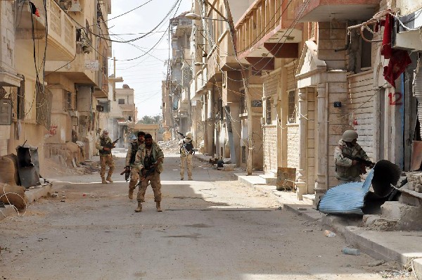 Régimen sirio hostiga al EI tras la reconquista de Palmira
