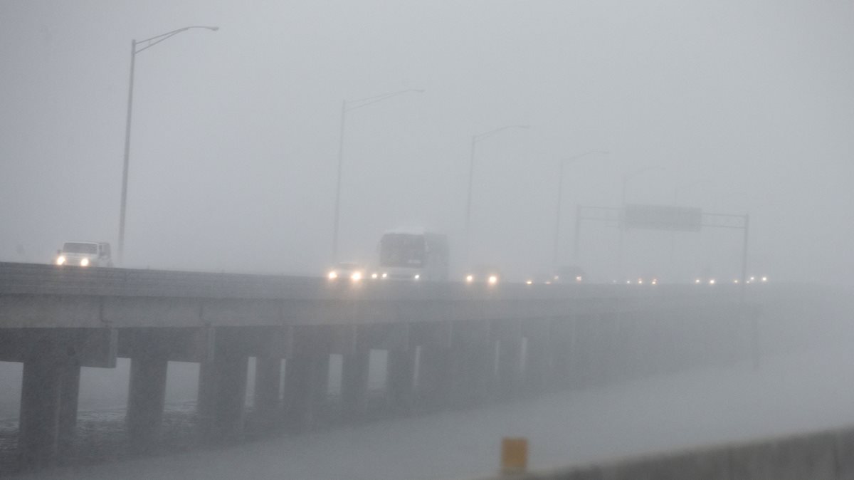 El huracán Nate, toca tierra en Mobile, Alabama, con categoría 1. (Foto Prensa Libre:AFP)