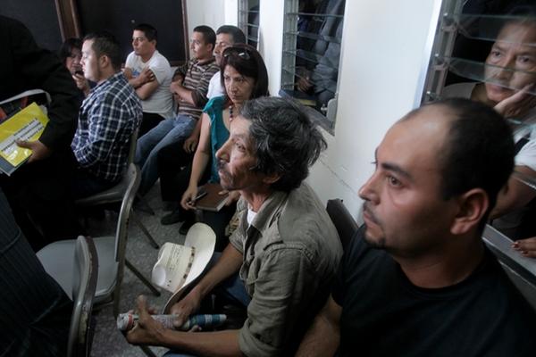 Cuatro hombres implicados en la retención de trabajadores de la mina El Tambor, fueron ligados a proceso. (Foto Prensa Libre: Paulo Raquec)<br _mce_bogus="1"/>