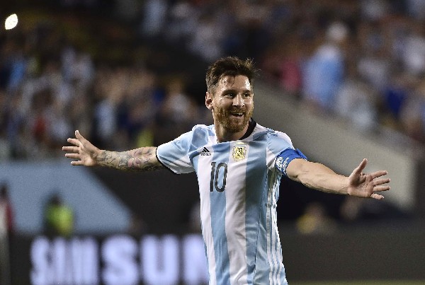 Lionel Messi festejó su triplete frente a Panamá. (Foto Prensa Libre: AFP)