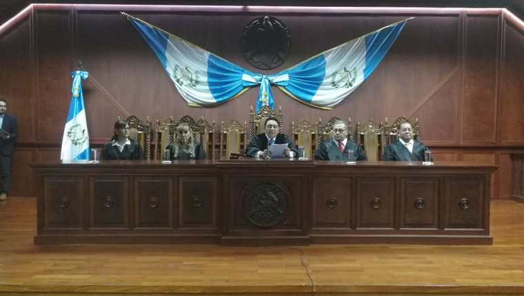 Magistrados de la Corte de Constitucionalidad en conferencia de prensa este jueves. (Foto Prensa Libre: Esbin García).