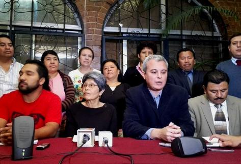 Famdegua y Caldh dieron una conferencia de prensa. (Foto Prensa Libre: Edwin Bercián)