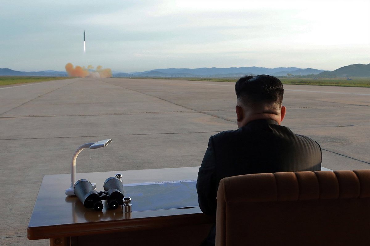 Nuevo lanzamiento de un misil intercontinental por parte de Kim Jong-Un preocupa a la comunidad internacional. (Foto Prensa Libre: EFE)