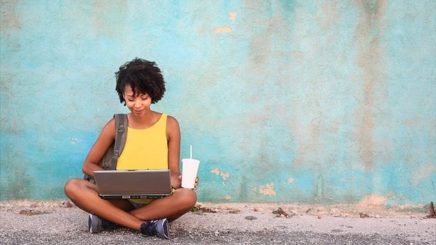 A los estudiantes no solo les interesa el nivel académico de las universidades sino cuánto les ayudará el grado a conseguir trabajo. (GETTY IMAGES)