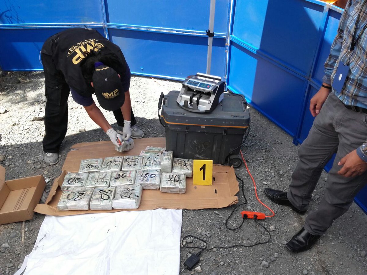 Vehículo detenido en el km 235 de la ruta entre Alta Verapaz y Quiché. (Foto Prensa Libre MP)