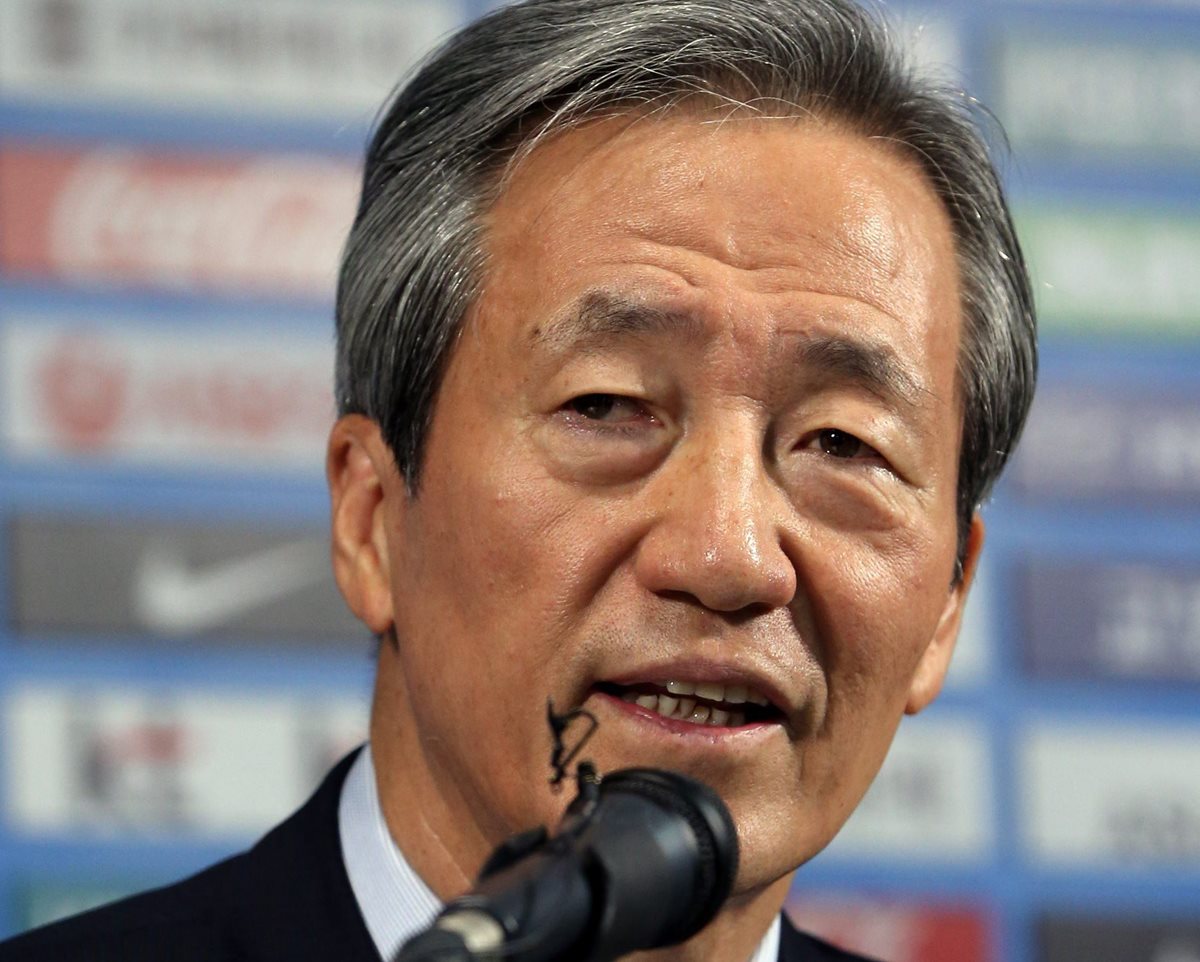 El candidato a la Presidencia de la FIFA, Chung Mong-joon, es presidente honorario de la Asociación Coreana de Futbol. (Foto Prensa Libre: EFE)