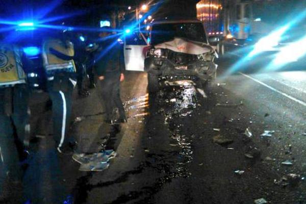 En la ruta entre Villa Nueva y Amatitlán un choque dejó un muerto. (Foto: @provial)