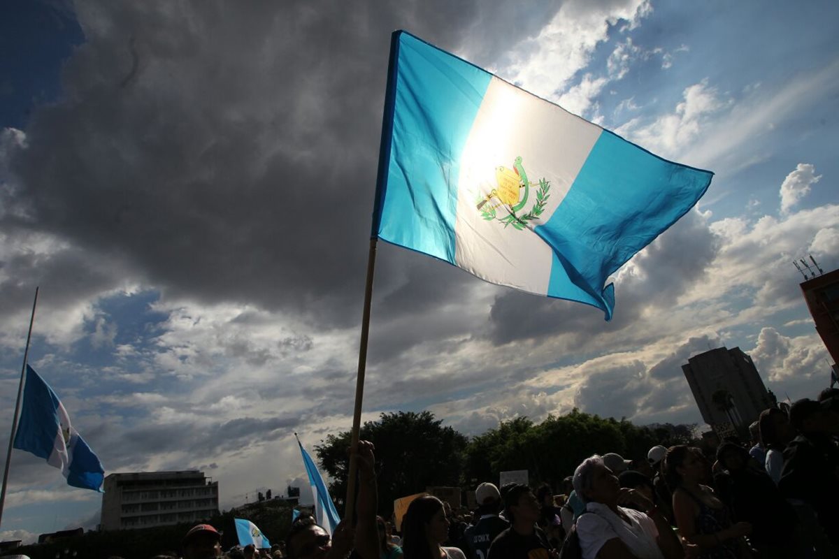 Guatemaltecos protestaron en una nueva jornada de protestas por la muerte de 39 niñas en el Hogar Seguro Virgen de la Asunción. (Foto Prensa Libre: Érick Avila)
