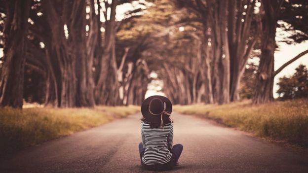 El psicólogo Richard Wiseman aconseja concentrarse en las cosas buenas y seguir nuestros instintos. (GETTY IMAGES)