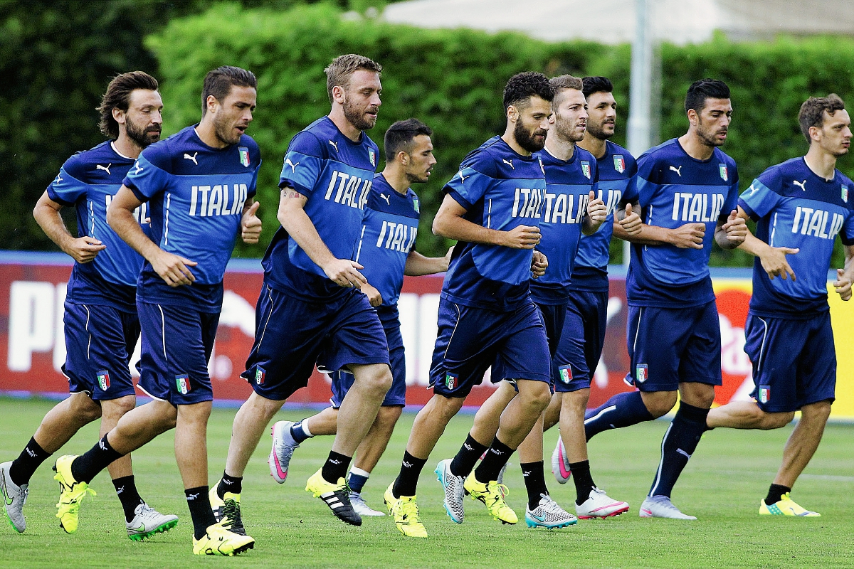 Los jugadores de la Selección italiana se entrenaron ayer en Florencia. (Foto Prensa Libre: AP)