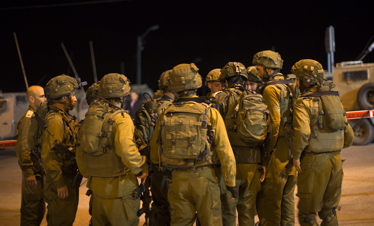 Soldados israelíes resguardan las fronteras del país. (Foto Prensa Libre: EFE).