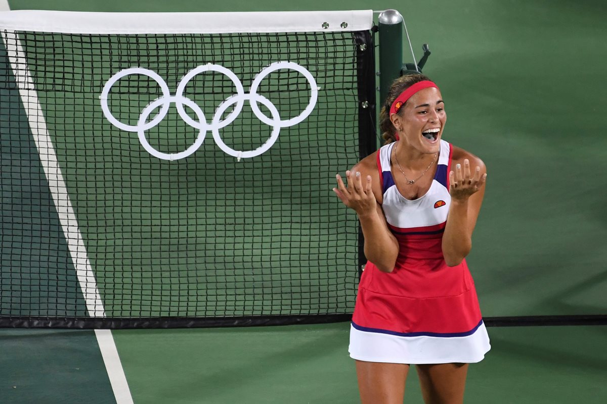 Mónica Puig demostró que las mujeres latinoamericanas pueden dar la pelea al ganar el oro en Río. (Foto Prensa Libre: AFP)