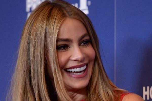 En Miami, Sofía Vergara presentó su colección de anillos,  collares, aretes y pulseras, engarzadas con diamantes y  piedras semipreciosas. (Foto Prensa Libre: AFP)