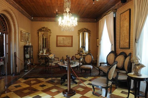 Muebles Y  objetos de la familia Escobar aún se observan en el museo. (Foto Prensa Libre: Ángel Elías)