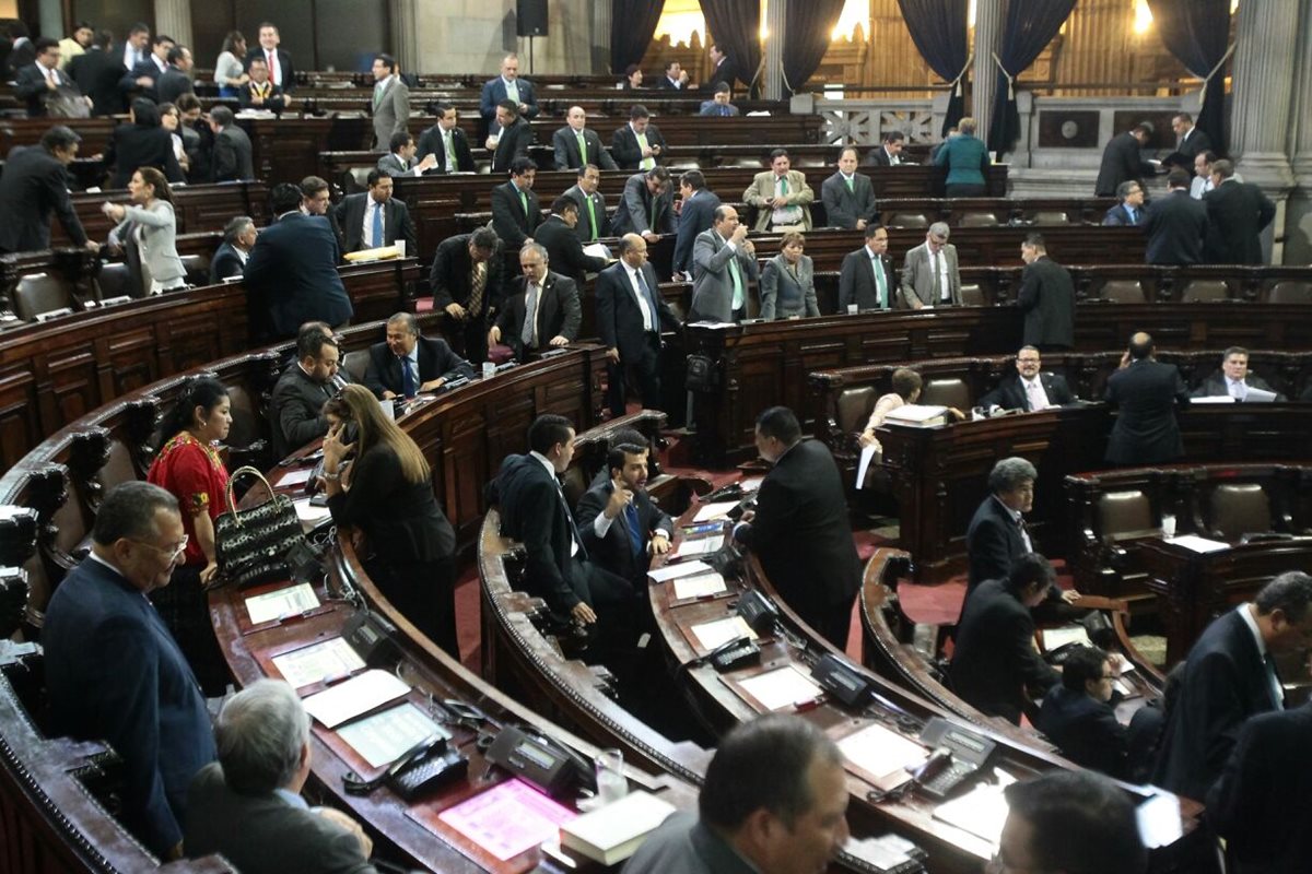 Diputados en sesión plenaria. (Foto Prensa Libre: Alvaro Interiano)