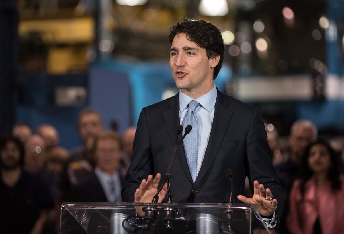 El primer ministro de Canadá, Justin Trudeau, se comprometió a mejorar la calidad de vida de los aborígenes. (Foto Prensa Libre: AFP).