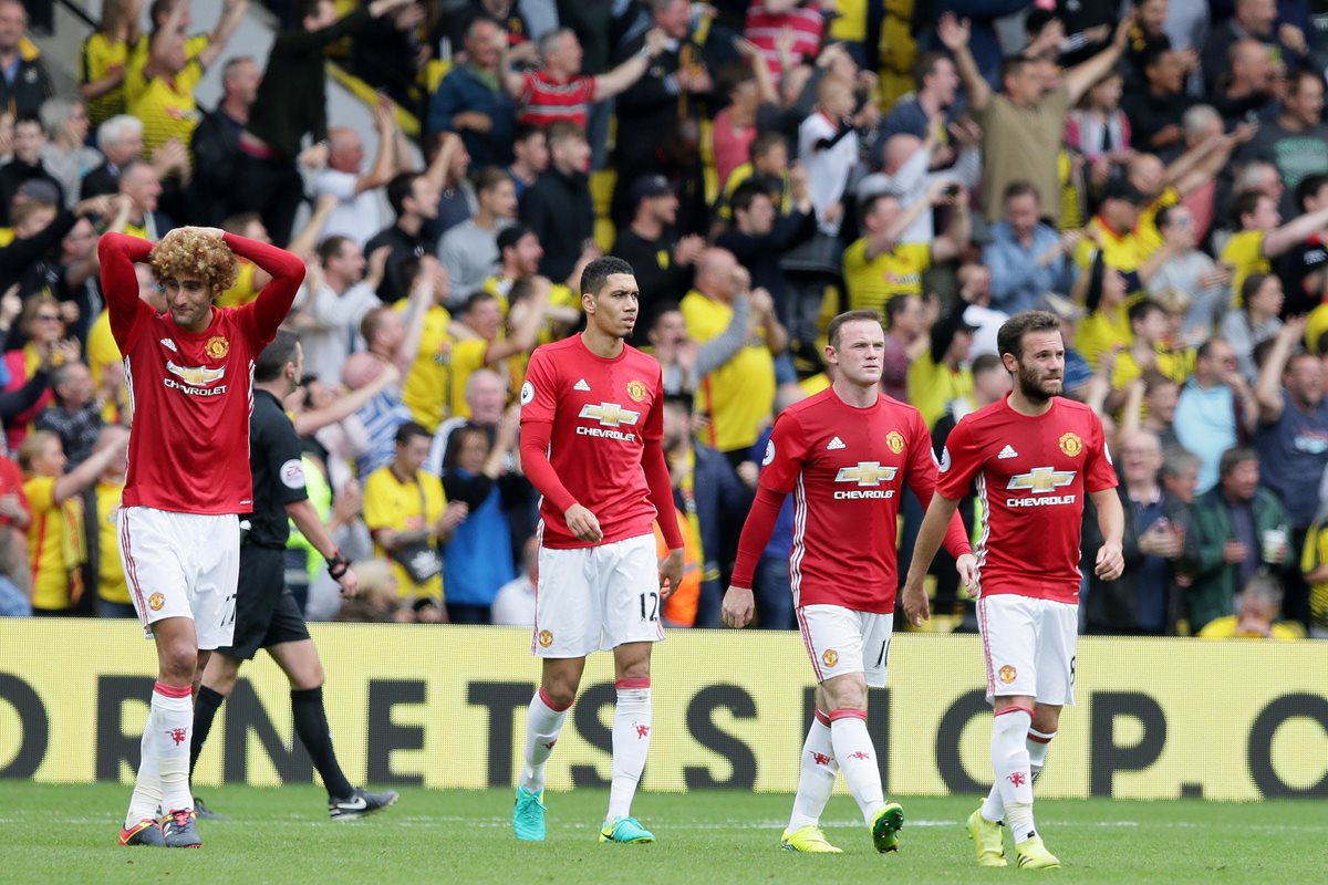 El Manchester United no levanta cabeza y volvió a perder este domingo. (Foto Prensa Libre: AP)