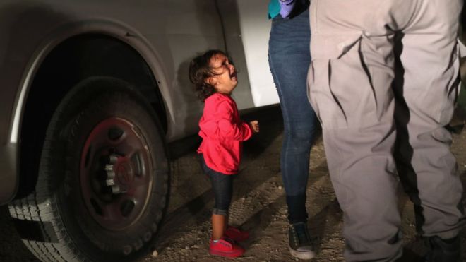 La foto de esta niña hondureña se ha convertido en un símbolo de los menores inmigrantes en Estados Unidos. (Foto Getty Images de John Moore).