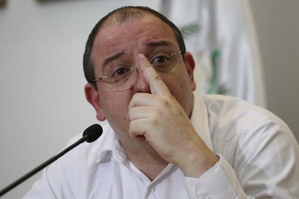 Fernando Carrera, canciller de Guatemala, dio a conocer en conferencia de prensa sobre el acercamiento en las relaciones bilaterales con Belice. (Foto Prensa Libre: Esbin García)