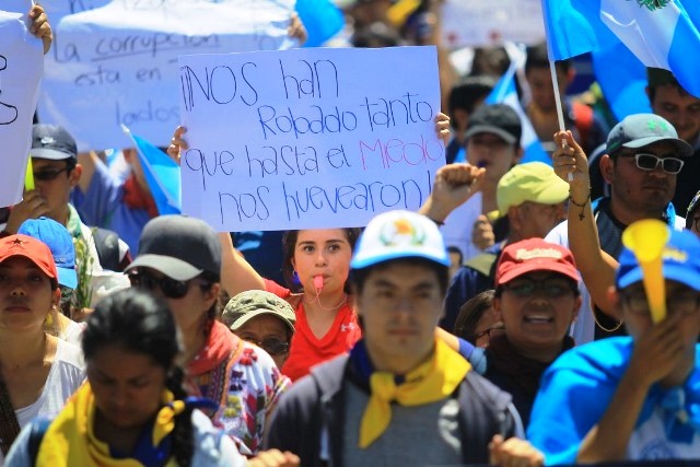Durante la manifestación es importante protegerse de las condiciones climáticas. (Foto Prensa Libre: Hemeroteca PL)