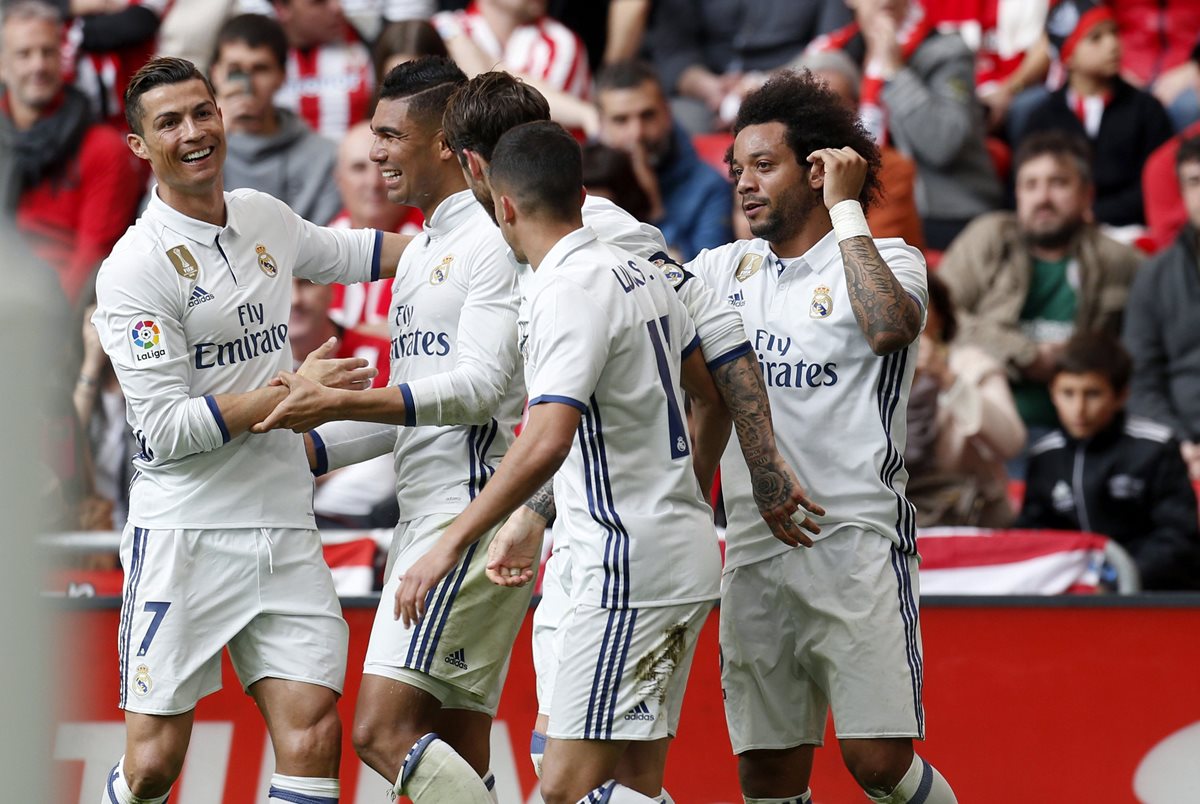 El Real Madrid seguirá líder de La Liga gracias a un gol de Casemiro a pocos minutos del final. (Foto Prensa Libre: EFE)