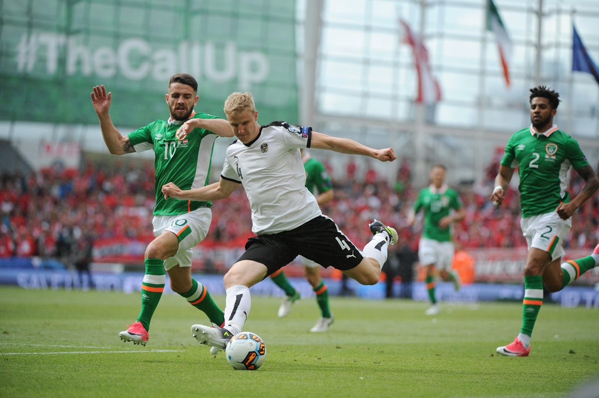 Se vivió un partido intenso esta tarde en Dublin, Irlanda. (Foto Prensa Libre: EFE)