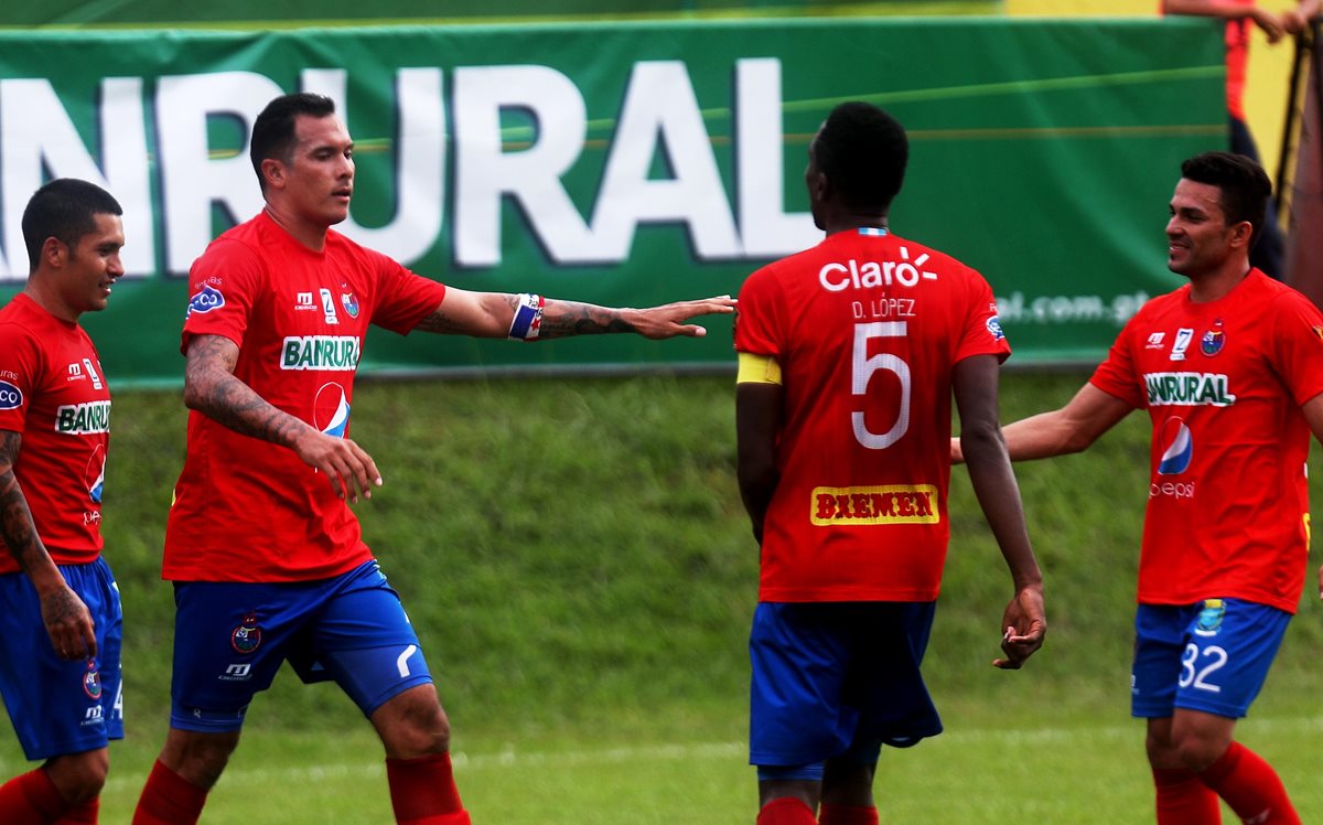 Blas Pérez habló del resultado de Municipal contra Guastatoya camino a las semis. (Foto Prensa Libre: Edwin Fajardo)