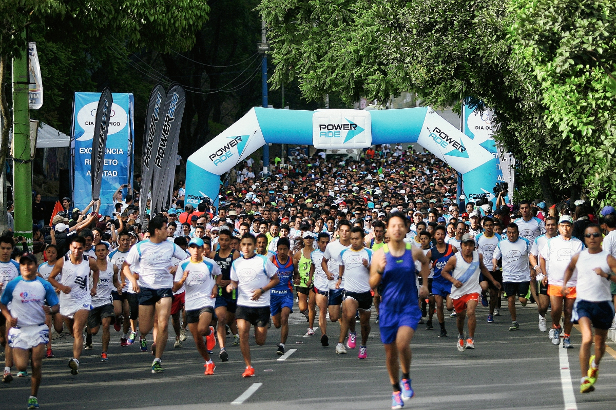 Más de cinco mil deportistas se dieron cita a la Carrera del Día Olímpico. (Foto Carlos Vicente: Jesús Cuque)