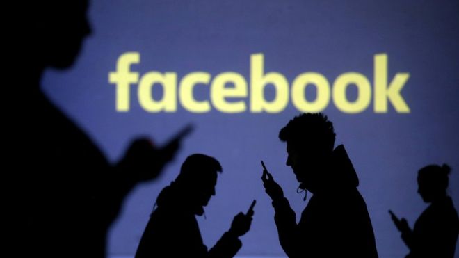 Las acciones de Facebook se desplomaron este jueves después de que la empresa anunciara que su ritmo de ganancias está disminuyendo frente a un aumento en los gastos. FOTO: REUTERS