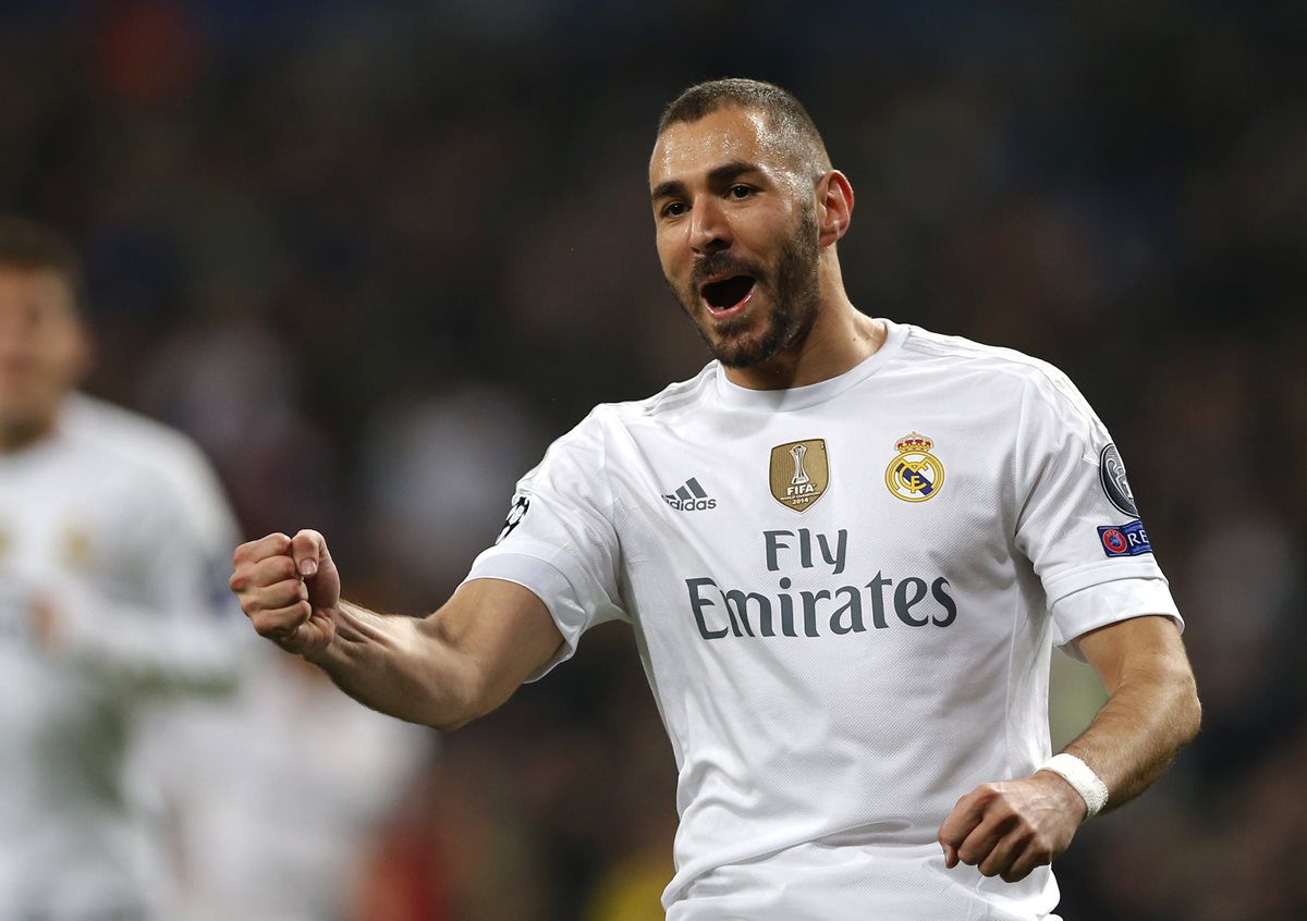 Karim Benzema, quien marcó un triplete para el Real Madrid en el juego ante e Malmo el martes anterior, recibió hoy la noticia de su suspensión. (Foto Prensa Libre: AP)