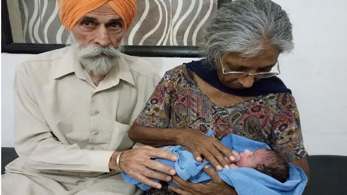 Una mujer  de 70 años da a luz a su primer hijo en India