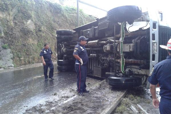 El autobús quedó  atravesado  en la ruta Interamericana.
