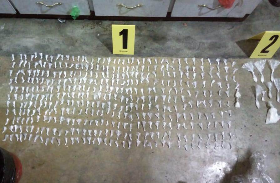 Parte de la droga localizada en la zona 3 de Zacapa. (Foto Prensa Libre: PNC)