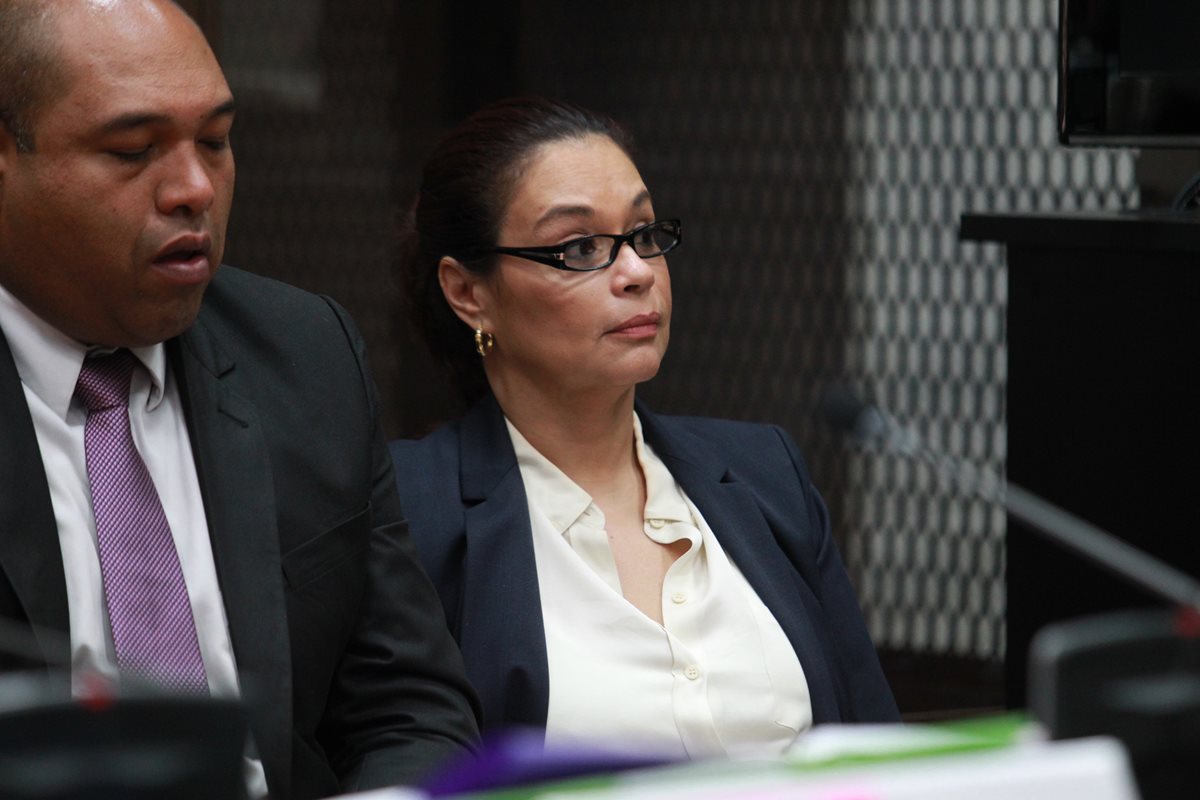 La ex vicepresidenta Roxana Baldetti sigue en un sanatorio privado de la zona 4, y el lunes el Juzgado de Mayor Riesgo B conocerá su estado de salud (Foto Prensa Libre: Hemeroteca).