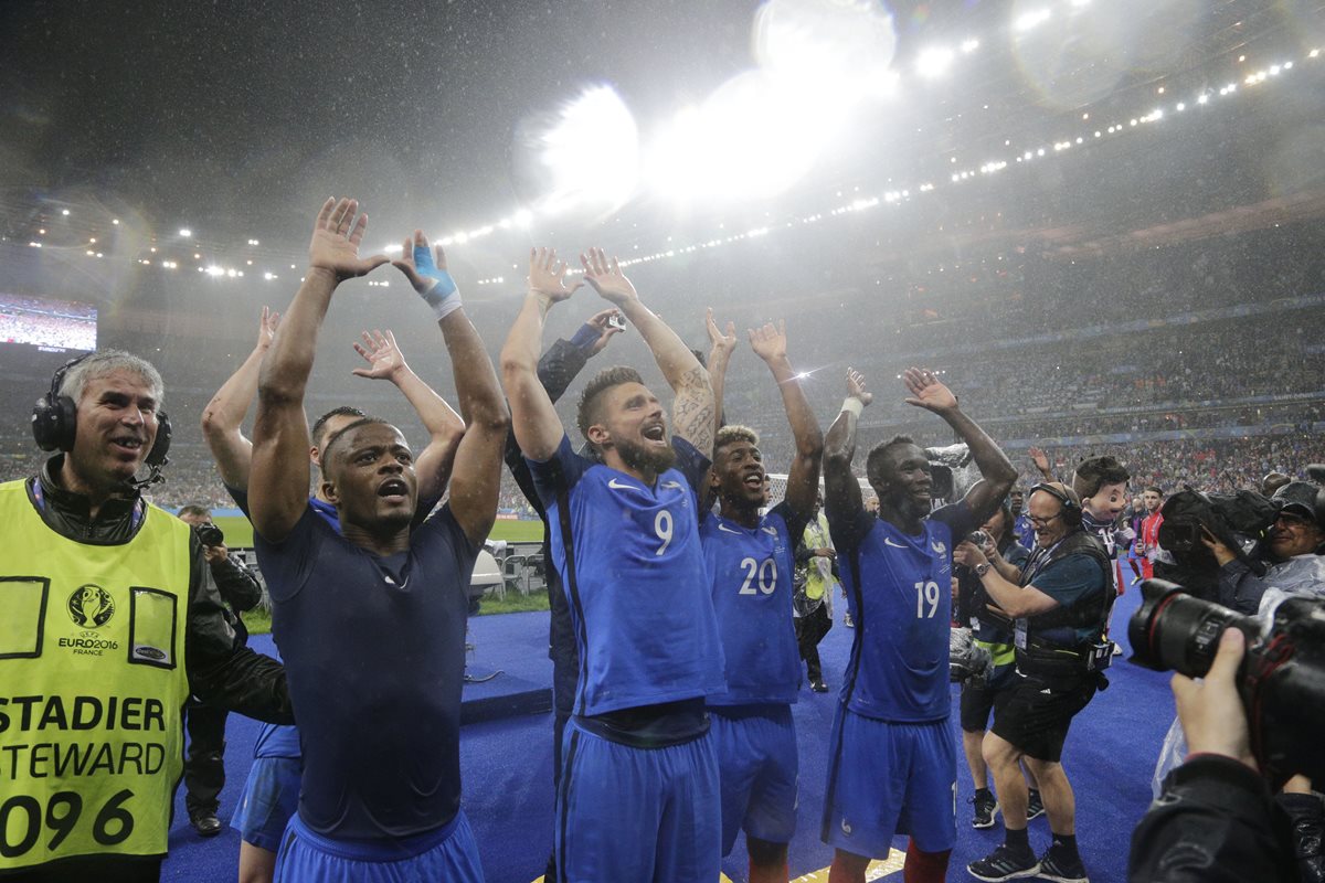 Francia consiguió su primera goleada en la Eurocopa 2016. (Foto Prensa Libre: AP)