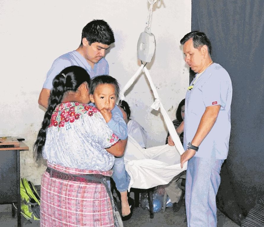 El monitoreo evidenció que continúan las carencias en los servicios de salud, que ponen en riesgo la ventana de los mil días. (Foto Prensa Libre: Hemeroteca PL)