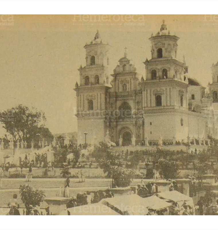 Fotografía panorámica de la Basilica del Cristo Negro de Esquipulas 16/4/1961 (Foto: Hemeroteca PL)