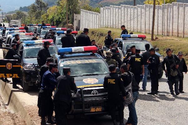 Autopatrullas, en  el lugar del hallazgo.