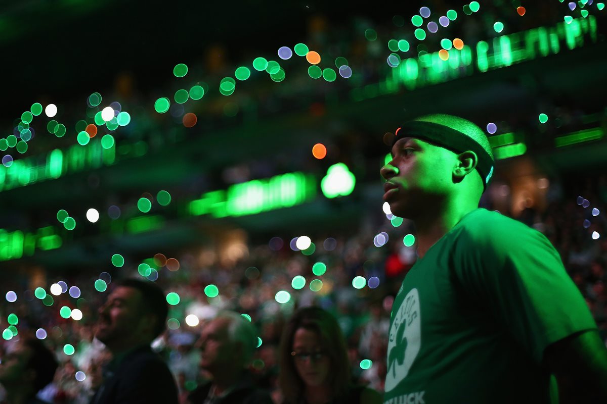 Isaiah Thomas es la figura de los Celtics de Boston. (Foto Prensa Libre: AFP)