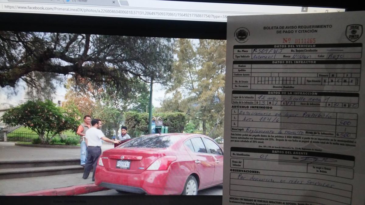 La fotografía muestra el lugar en el que se parqueó el concejal de Xela y la multa impuesta. (Foto Prensa Libre: María Longo)