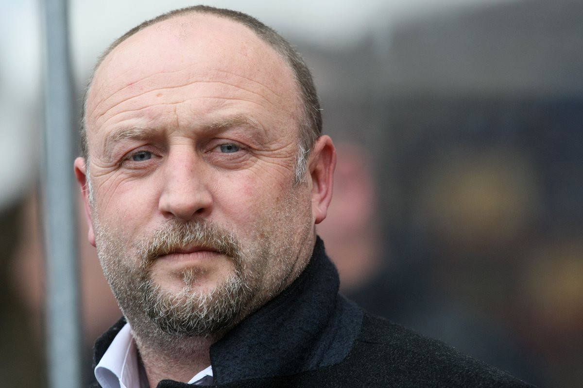 El exfutbolista y técnico francés Franck Dumas fue condenado a tres años de cárcel por evasión fiscal. (Foto Prensa Libre: AFP)