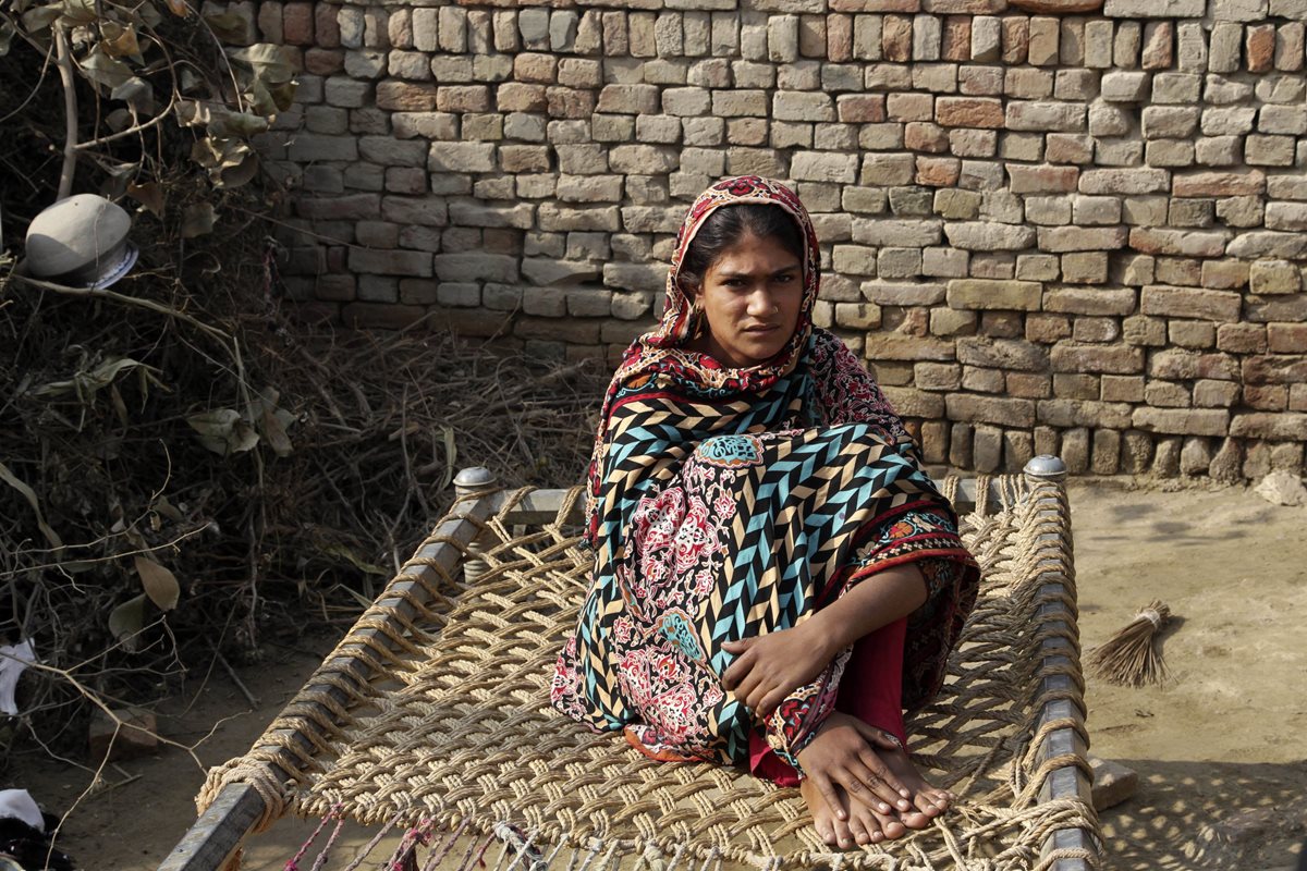 (Imagen de referencia) Una joven pakistaní. En algunos sectores de la sociedad pakistaní las mujeres son obligadas a casarse con quien escogen los padres. (Foto Prensa Libre: AP)