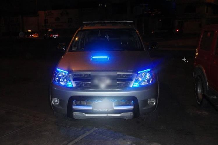 Ley que prohíbe el uso de luces LED en vehículos está a punto de aprobarse en el Congreso. (Foto Prensa Libre: Hemeroteca PL)