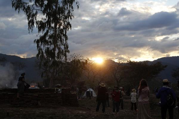 AMANECER DEL 21 de diciembre del 2012,  en   el cerro Kaj Juyub,  donde mañana habrá una ceremonia.