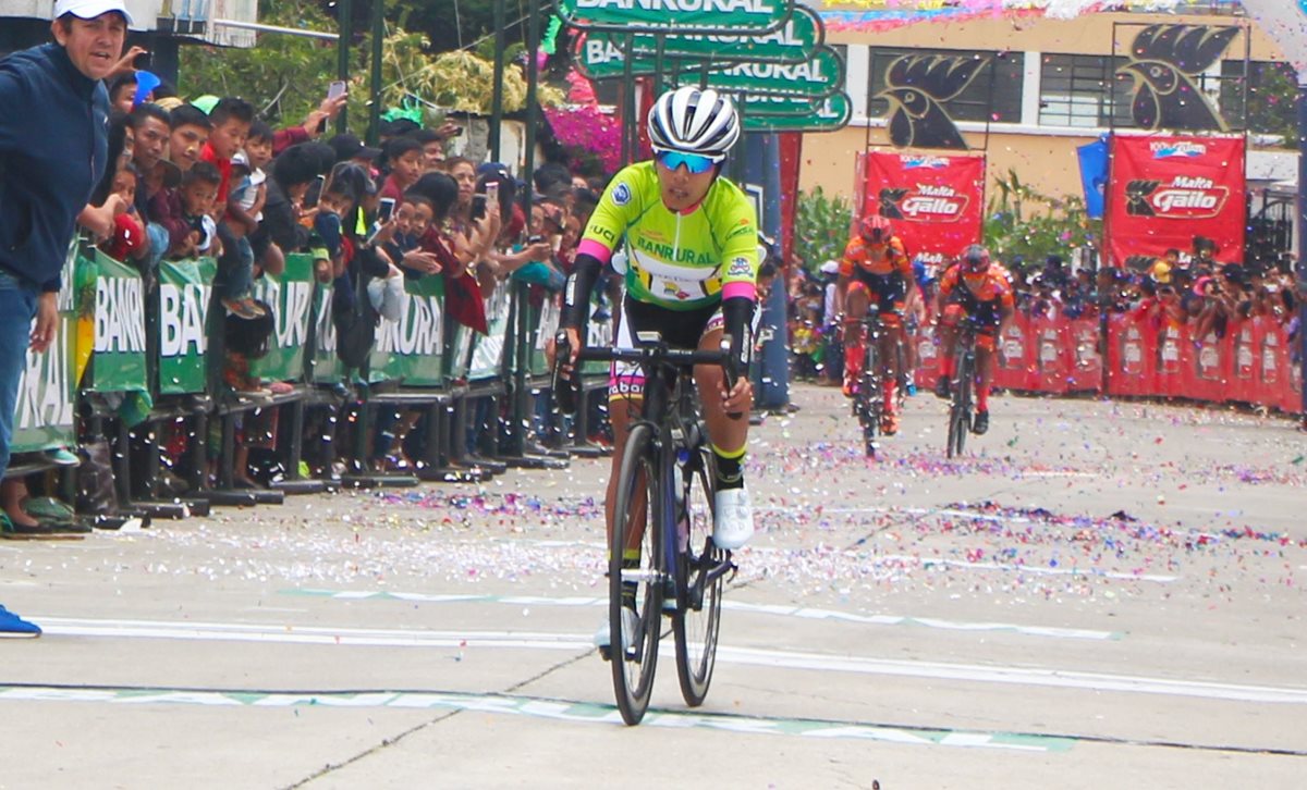 En la Vuelta a Guatemala Soto demostró sus cualidades al superar a corredoras de Colombia y quedarse con el tercer lugar general. (Foto Prensa Libre: Cortesía)