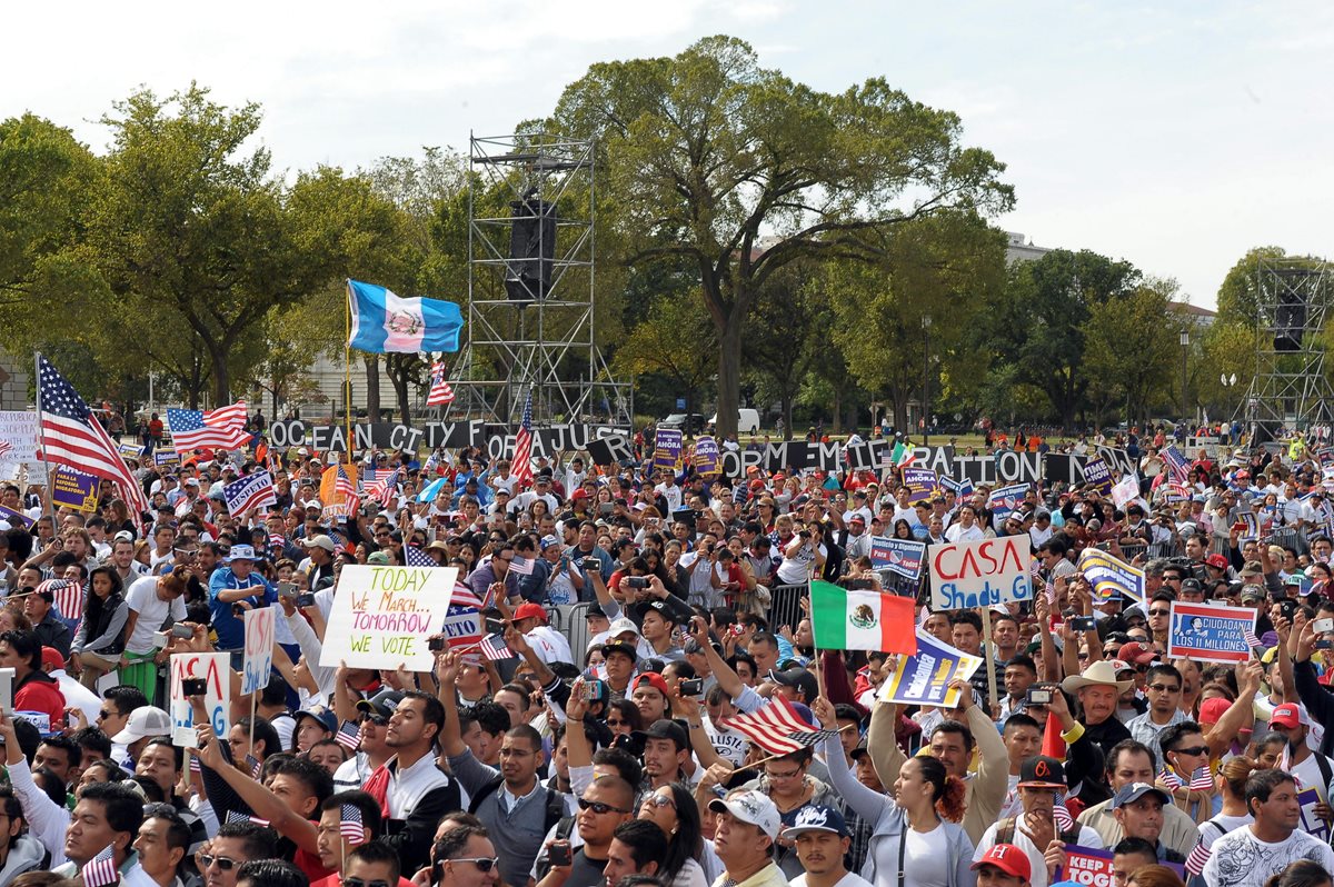 En Estados Unidos viven cerca de 11.3 millones de personas sin autorización legal. (Foto Prensa Libre: AFP)