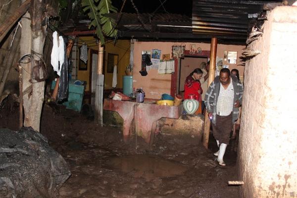 Una de las 20 casas afectadas por inundaciones en Casillas, Santa Rosa. (Foto Prensa Libre: Oswaldo Cardona)<br _mce_bogus="1"/>