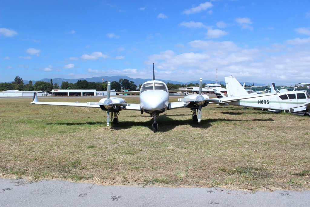 El Ministerio Público inmoviliza aeronave que se utilizaba para traslado de droga. (Foto Prensa Libre: MP)