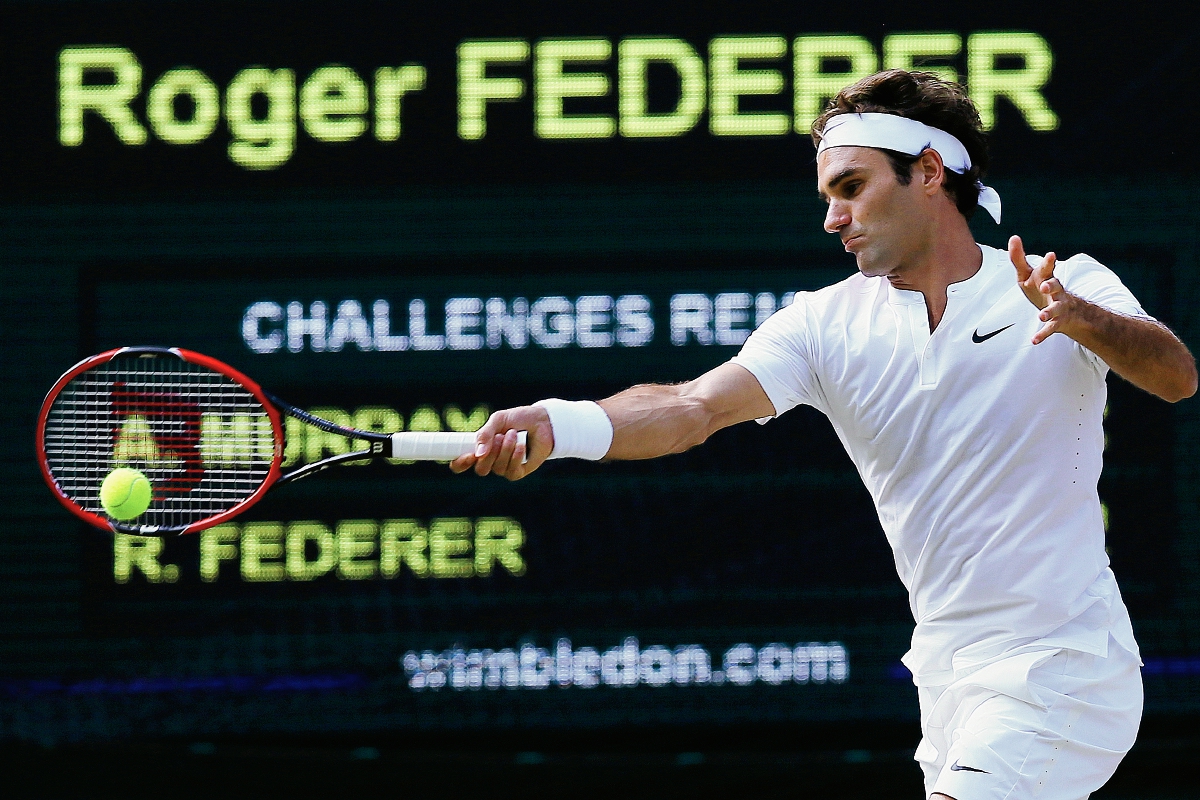 Roger Federer durante el encuentro frente a Andy Murray. (Foto Prensa Libre: AP)